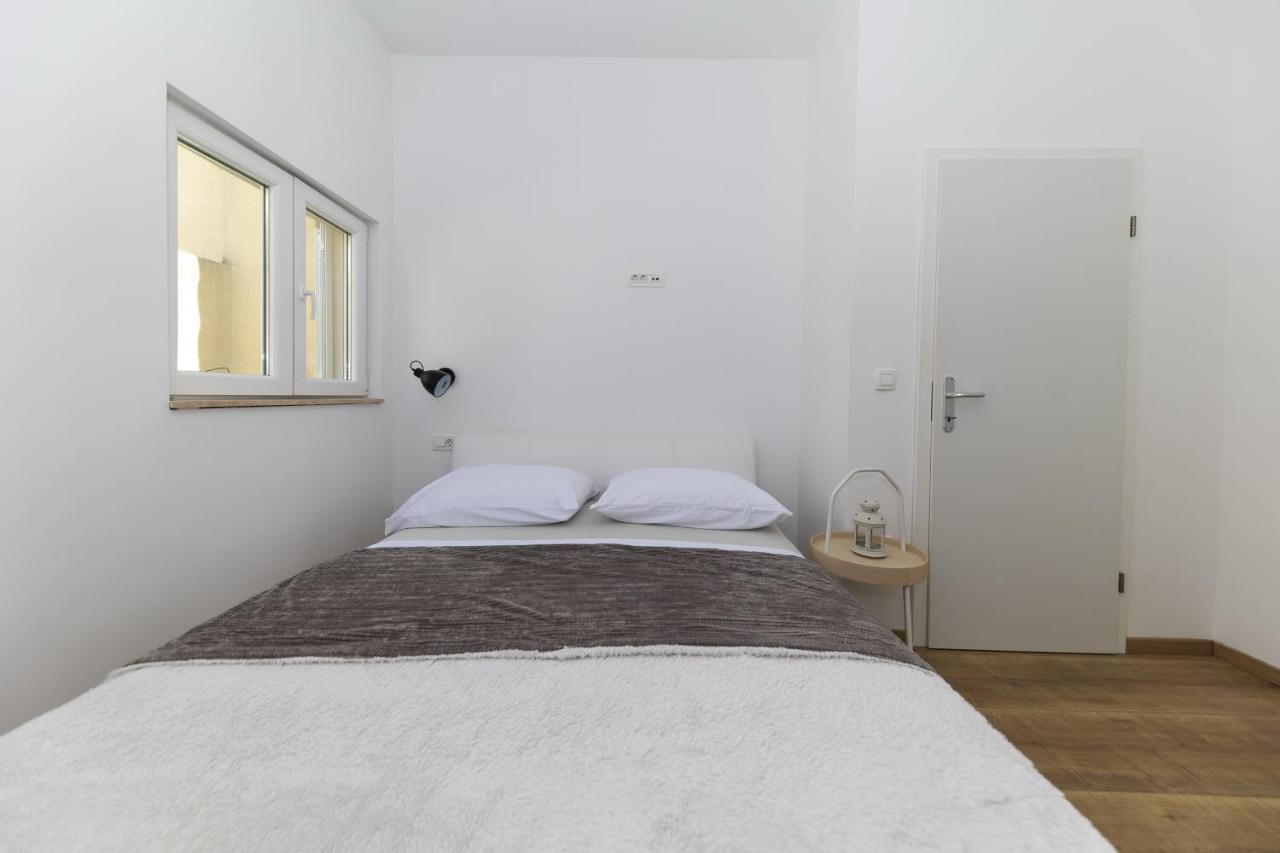 Apartments 23 And 25 With Free Private Parking Zadar Exterior foto