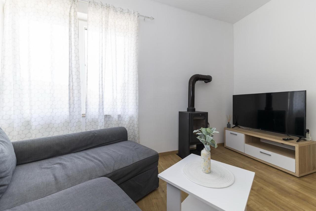 Apartments 23 And 25 With Free Private Parking Zadar Exterior foto